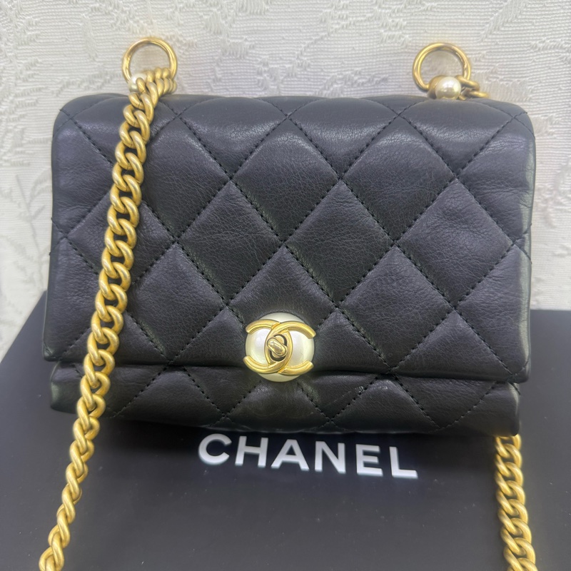 Chanel 珍珠扣斜孭袋-2