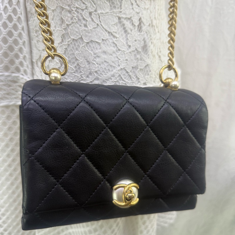 Chanel 珍珠扣斜孭袋-5
