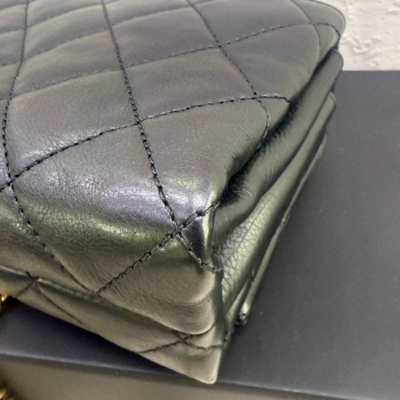Chanel 珍珠扣斜孭袋-20