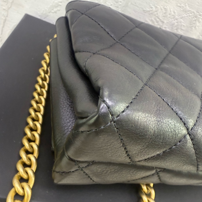 Chanel 珍珠扣斜孭袋-21