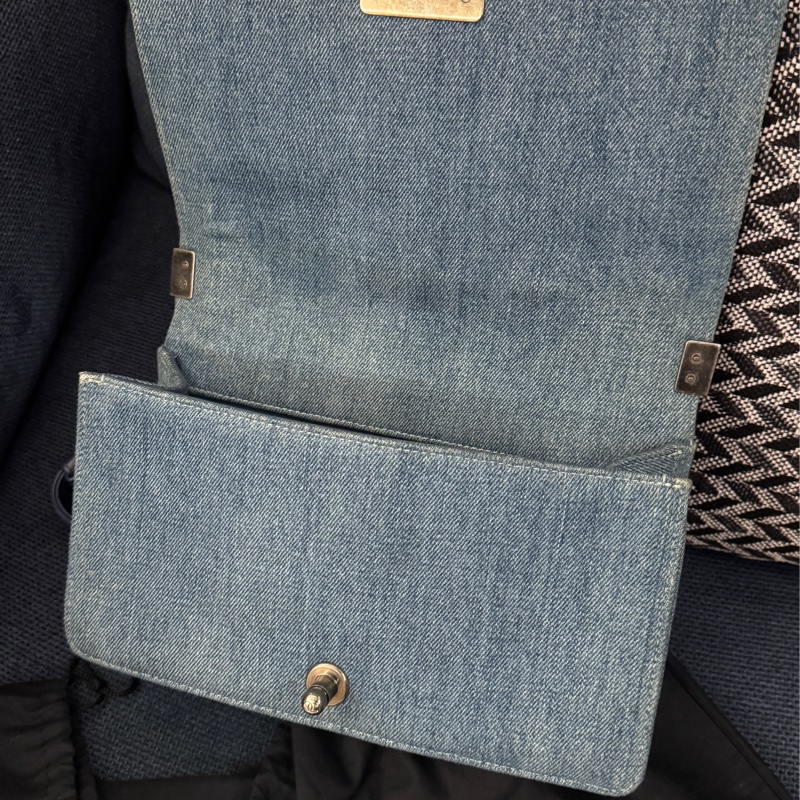 香奈兒CHANEL BOY 25cm牛仔單寧黃金中號尺寸菱格紋復古銀釦斜背包-7