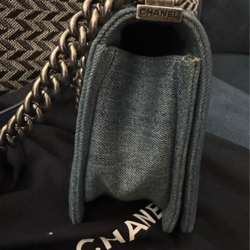 香奈兒CHANEL BOY 25cm牛仔單寧黃金中號尺寸菱格紋復古銀釦斜背包-14