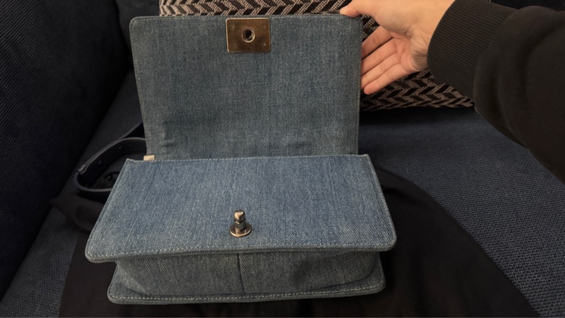 香奈兒CHANEL BOY 25cm牛仔單寧黃金中號尺寸菱格紋復古銀釦斜背包-15