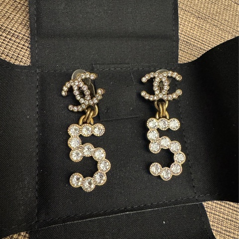 CHANEL 水鑽5字耳環「耳夾款」
