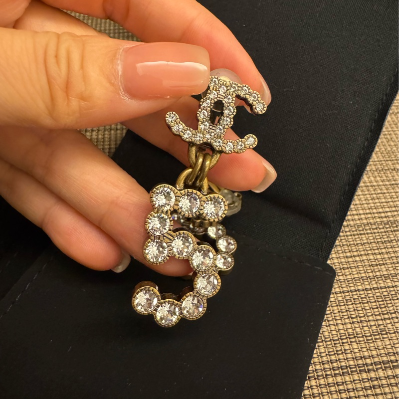 CHANEL 水鑽5字耳環「耳夾款」-5