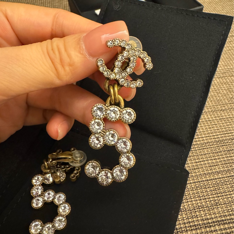 CHANEL 水鑽5字耳環「耳夾款」-6