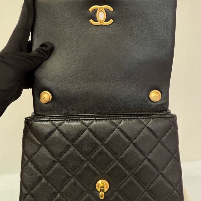 Chanel黑羊皮仿舊金鏈hobo肩背包-8