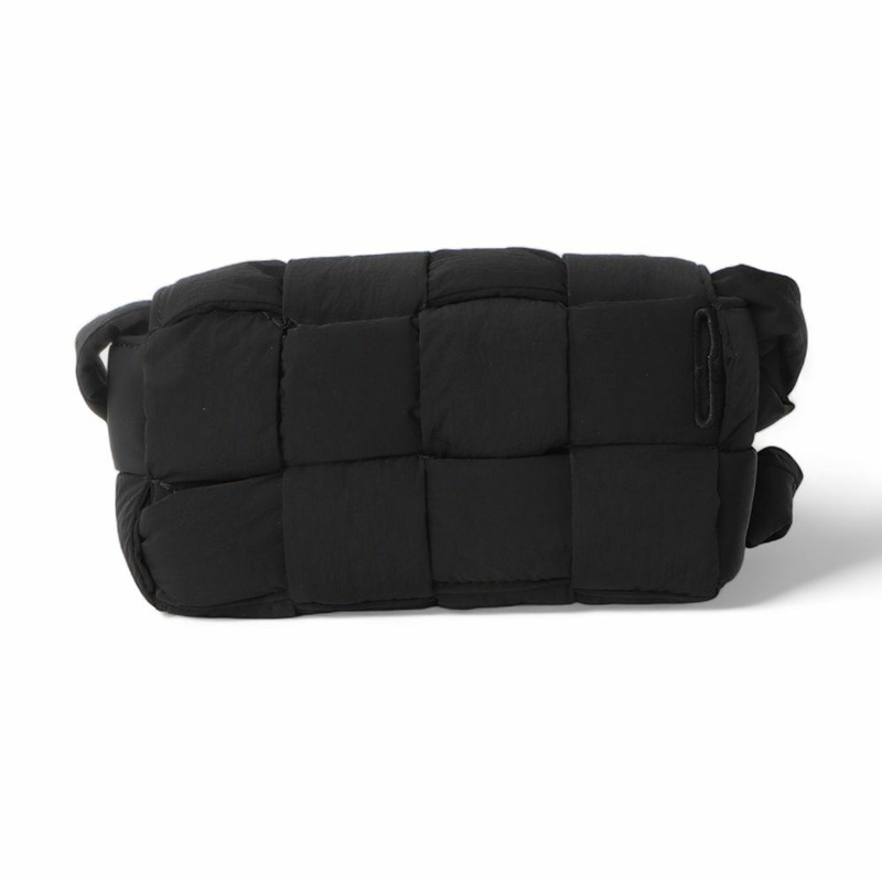 【包稅】BOTTEGA VENETA 帶襯墊的科技迷你卡帶包腰包 679763-2