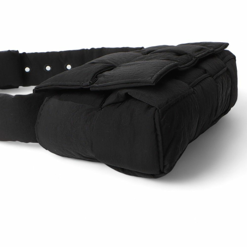 【包稅】BOTTEGA VENETA 帶襯墊的科技迷你卡帶包腰包 679763-4