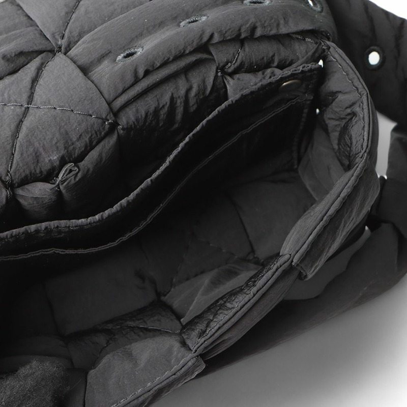 【包稅】BOTTEGA VENETA 帶襯墊的科技迷你卡帶包腰包 679763-6