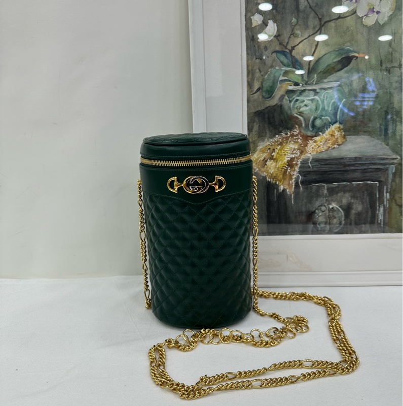 Gucci zumi 走秀款小桶包 墨綠色 99 新閒置 尺寸：13*22.5*9cm-1