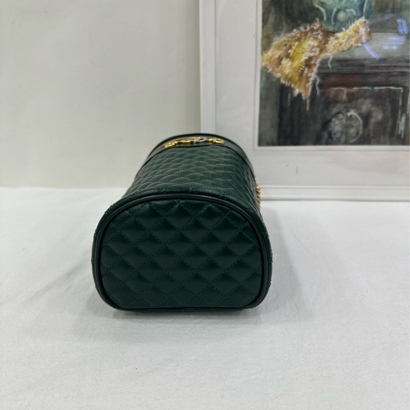 Gucci zumi 走秀款小桶包 墨綠色 99 新閒置 尺寸：13*22.5*9cm-5