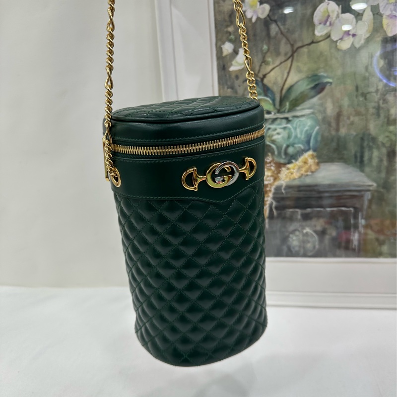 Gucci zumi 走秀款小桶包 墨綠色 99 新閒置 尺寸：13*22.5*9cm-6