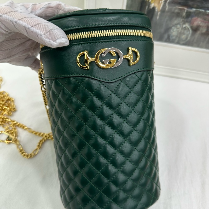 Gucci zumi 走秀款小桶包 墨綠色 99 新閒置 尺寸：13*22.5*9cm-7