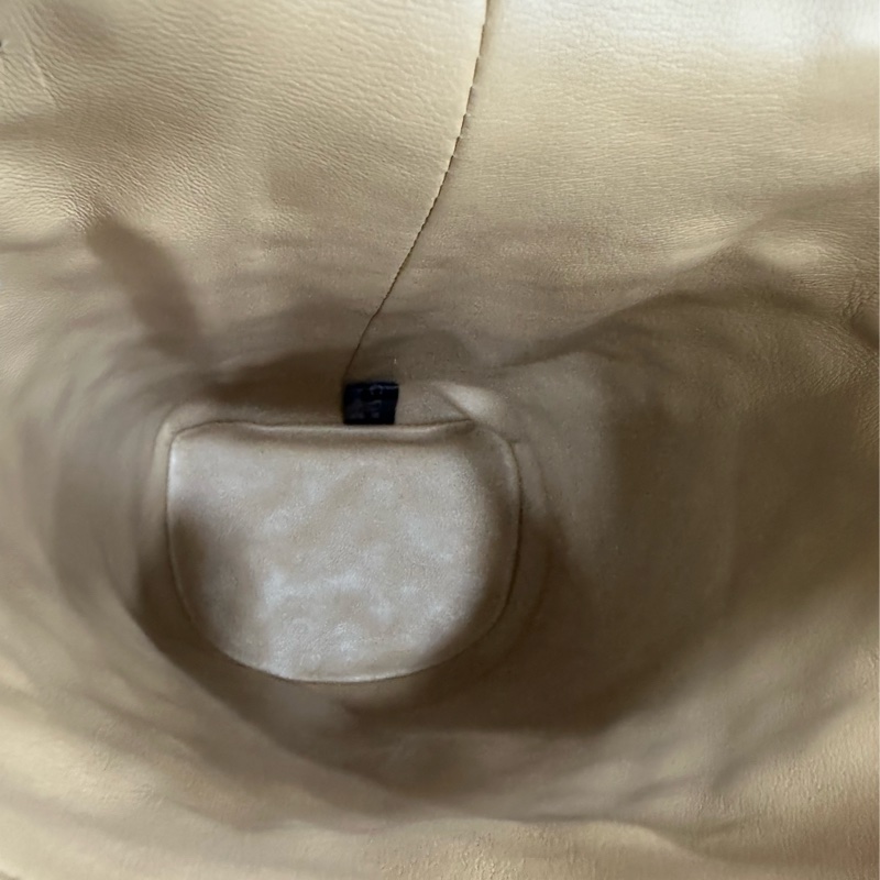 Gucci zumi 走秀款小桶包 墨綠色 99 新閒置 尺寸：13*22.5*9cm-8