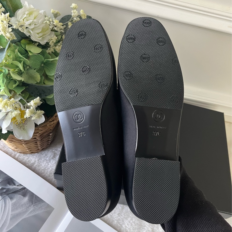 CC Logo 珍珠吊墜帆布樂福鞋(黑色) 37-5