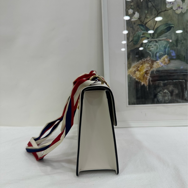 Gucci古馳白色塞維利亞Sylvie 金扣條紋織帶羅緞蝴蝶結寬版肩帶 可手提單肩斜挎 閒置 尺寸25*17*8cm-3