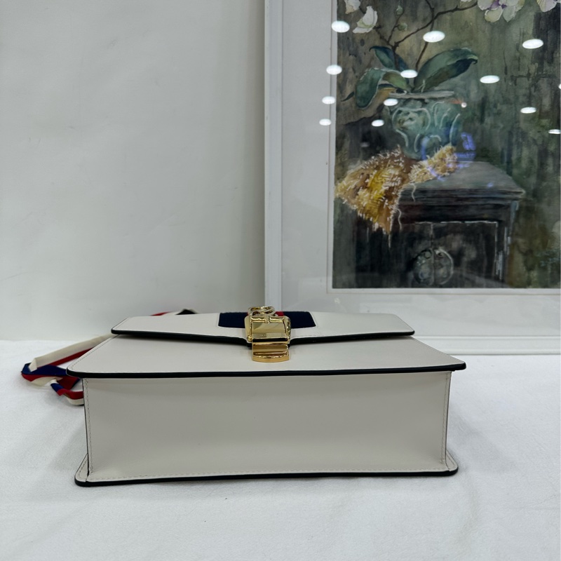 Gucci古馳白色塞維利亞Sylvie 金扣條紋織帶羅緞蝴蝶結寬版肩帶 可手提單肩斜挎 閒置 尺寸25*17*8cm-5
