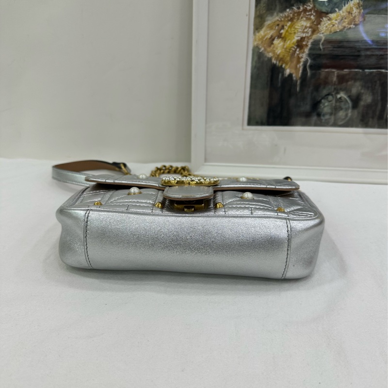 Gucci 古馳 GG mini Marmont 馬蒙 珍珠 Logo裝飾 鉚釘 金屬 99新近閒置-6