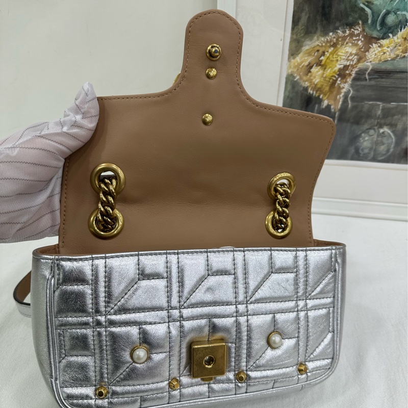 Gucci 古馳 GG mini Marmont 馬蒙 珍珠 Logo裝飾 鉚釘 金屬 99新近閒置-8