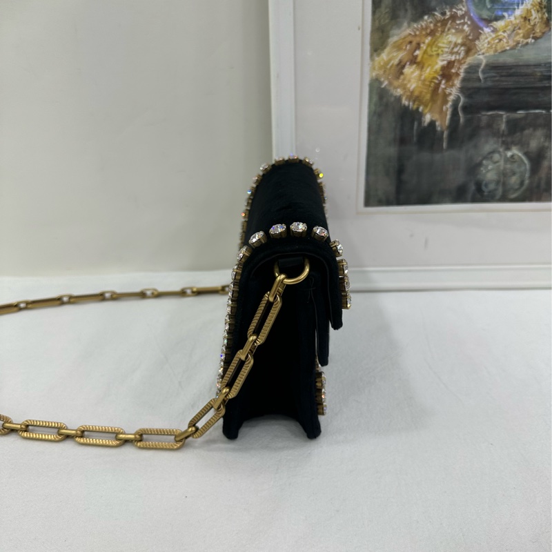 Gucci 絲絨水鑽蜜蜂鏈條限量包 閒置-4