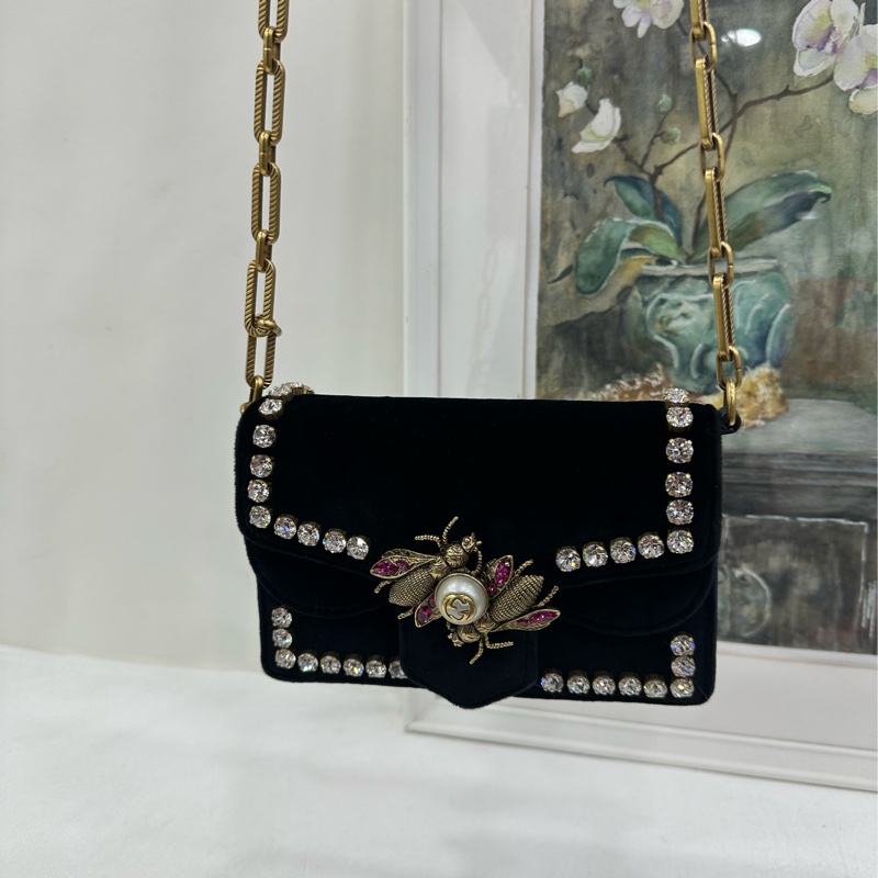 Gucci 絲絨水鑽蜜蜂鏈條限量包 閒置-6
