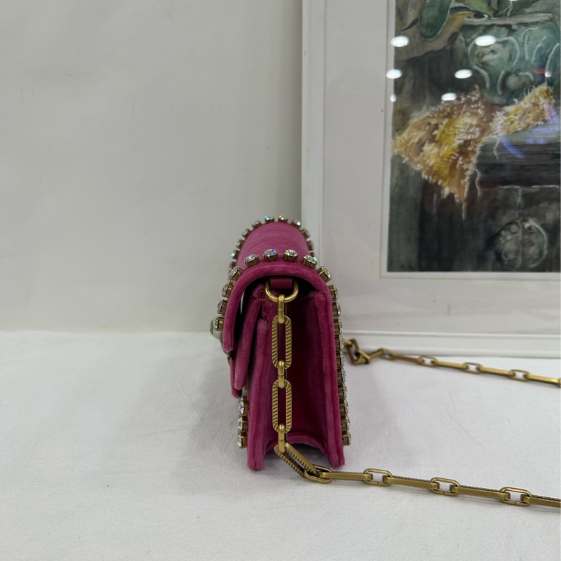 Gucci絲絨水鑽蜜蜂鏈條限量包 閒置-4