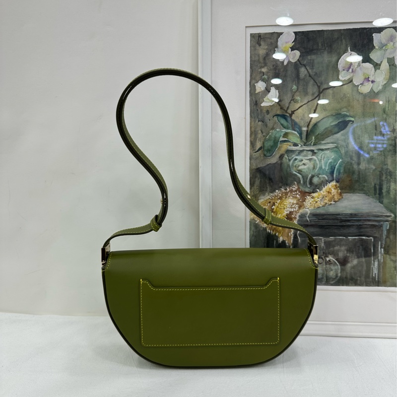 Burberry/巴寶莉 博柏利 Olympia埃倫匹亞 抹茶色 牛皮 豌豆包 半月包，BBR新款 可單肩腋下也可斜挎 尺寸27*15*6 99新近閒置-2