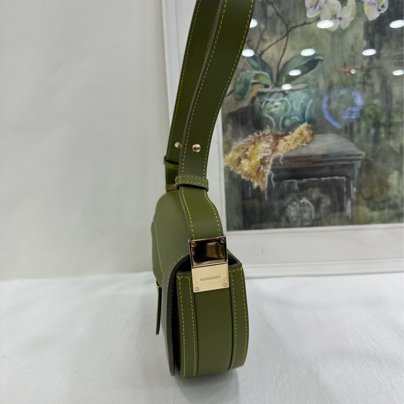 Burberry/巴寶莉 博柏利 Olympia埃倫匹亞 抹茶色 牛皮 豌豆包 半月包，BBR新款 可單肩腋下也可斜挎 尺寸27*15*6 99新近閒置-4