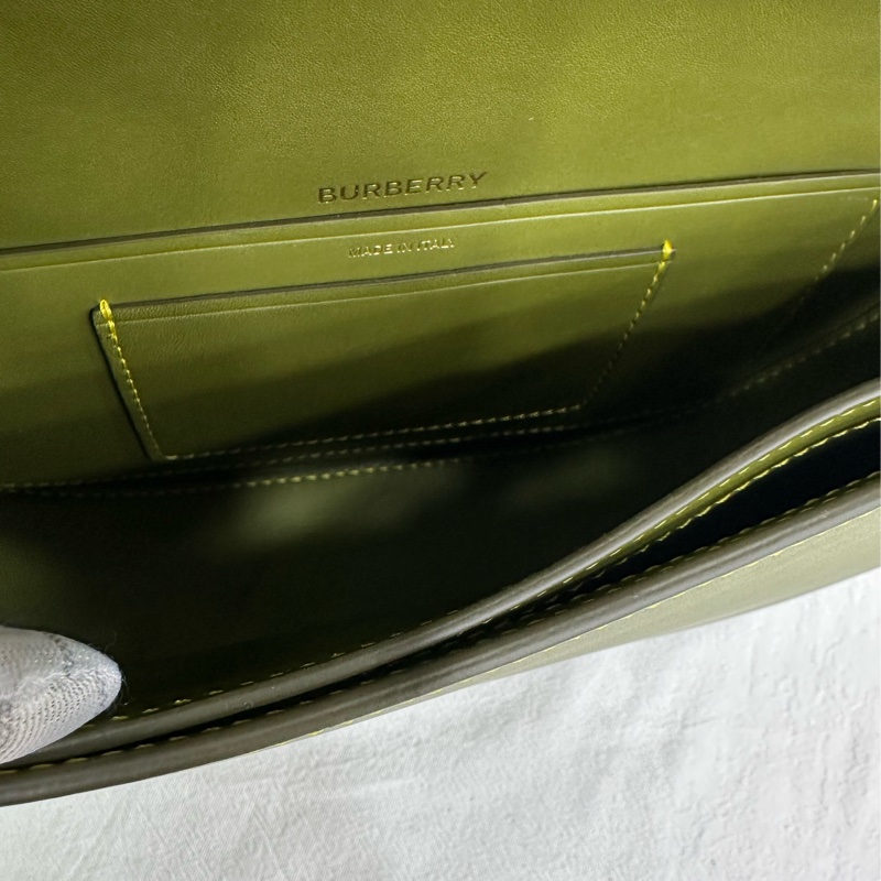 Burberry/巴寶莉 博柏利 Olympia埃倫匹亞 抹茶色 牛皮 豌豆包 半月包，BBR新款 可單肩腋下也可斜挎 尺寸27*15*6 99新近閒置-8