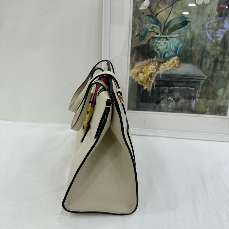 Gucci古馳白色oph條紋黃色琺瑯蝴蝶肩斜背包 99新近閒置 底長：30cm-4