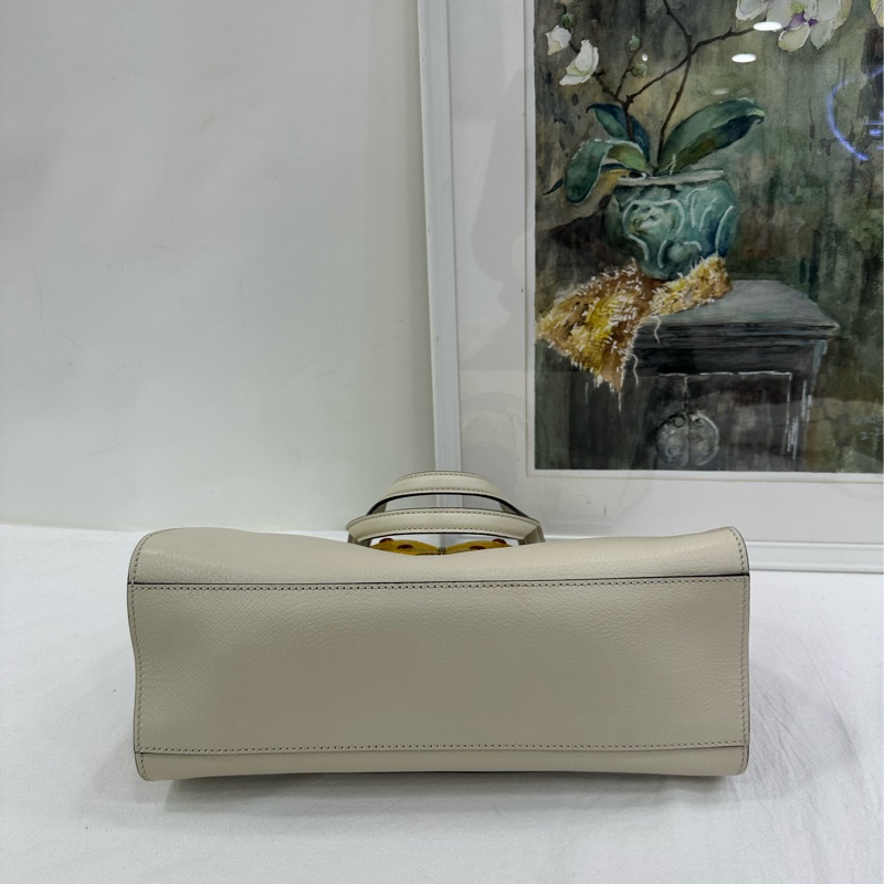 Gucci古馳白色oph條紋黃色琺瑯蝴蝶肩斜背包 99新近閒置 底長：30cm-6