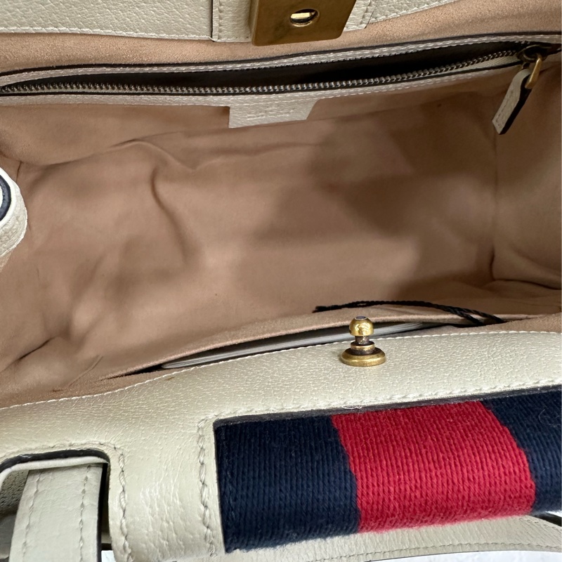 Gucci古馳白色oph條紋黃色琺瑯蝴蝶肩斜背包 99新近閒置 底長：30cm-7