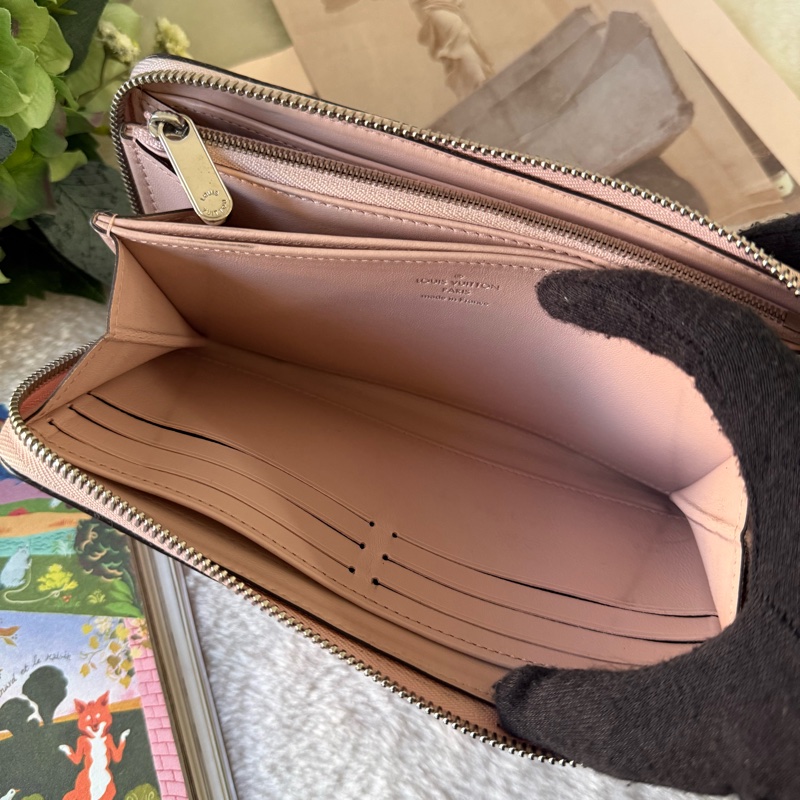 Zippy 雕花洞洞牛皮ㄇ形拉鍊長夾(玫瑰茉莉粉)-9