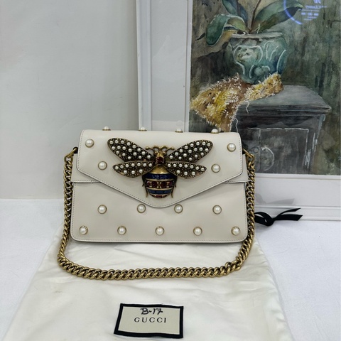 Gucci古馳Broadway小蜜蜂鏈包，白色珍珠裝飾，金色鏈條+紅藍條紋肩帶，楊冪同款 99新近閒置 尺寸25×16×4cm