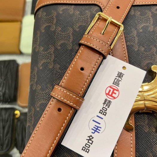 東區正精品㊣CELINE TRIOMPHE TEEN PVC 焦糖色凱旋門金扣翻蓋斜背包 RZ6161 188882BZ4.04U-4