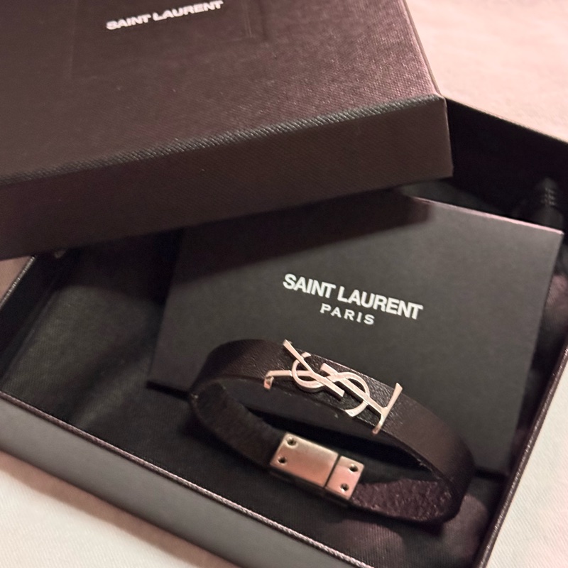 全新僅試戴 YSL CASSANDRE經典黑銀皮革手環 尺寸M-0