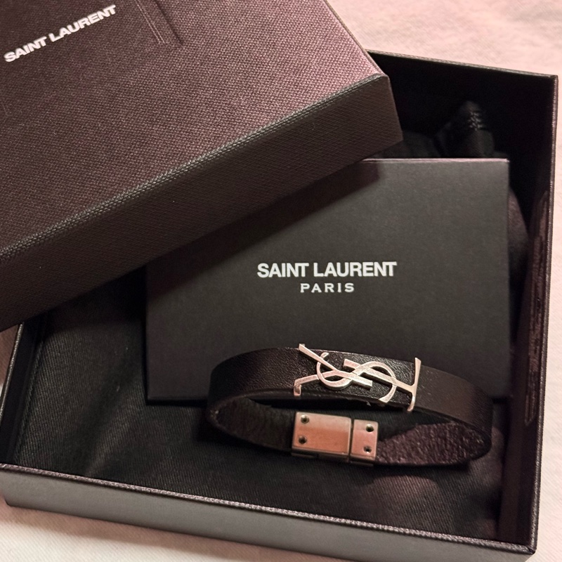 全新僅試戴 YSL CASSANDRE經典黑銀皮革手環 尺寸M-1