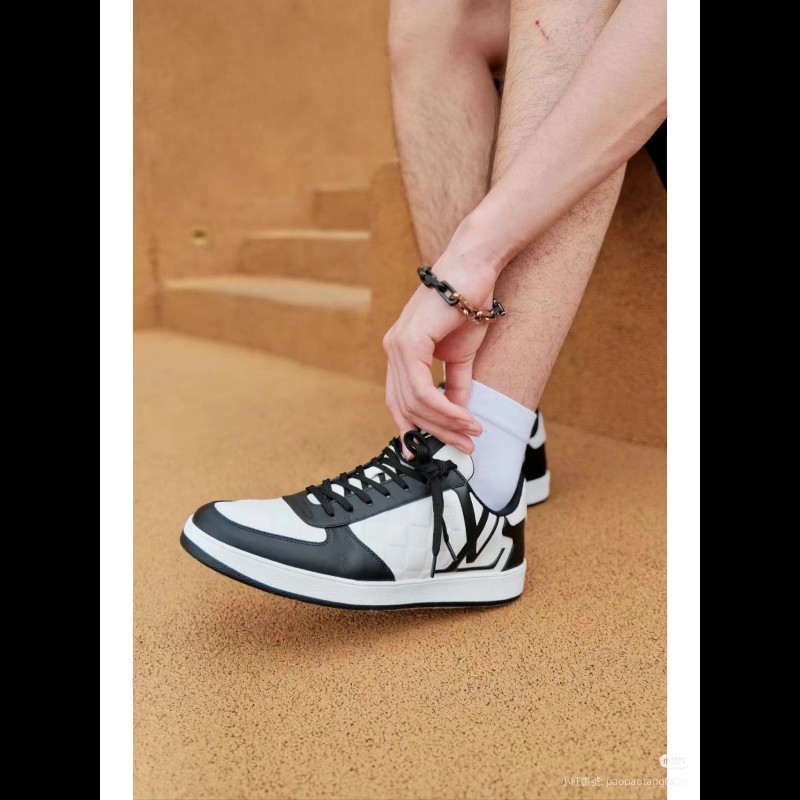 莉亞精品♡LV 白棋盤運動鞋 尺碼7.5 九新美鞋-1