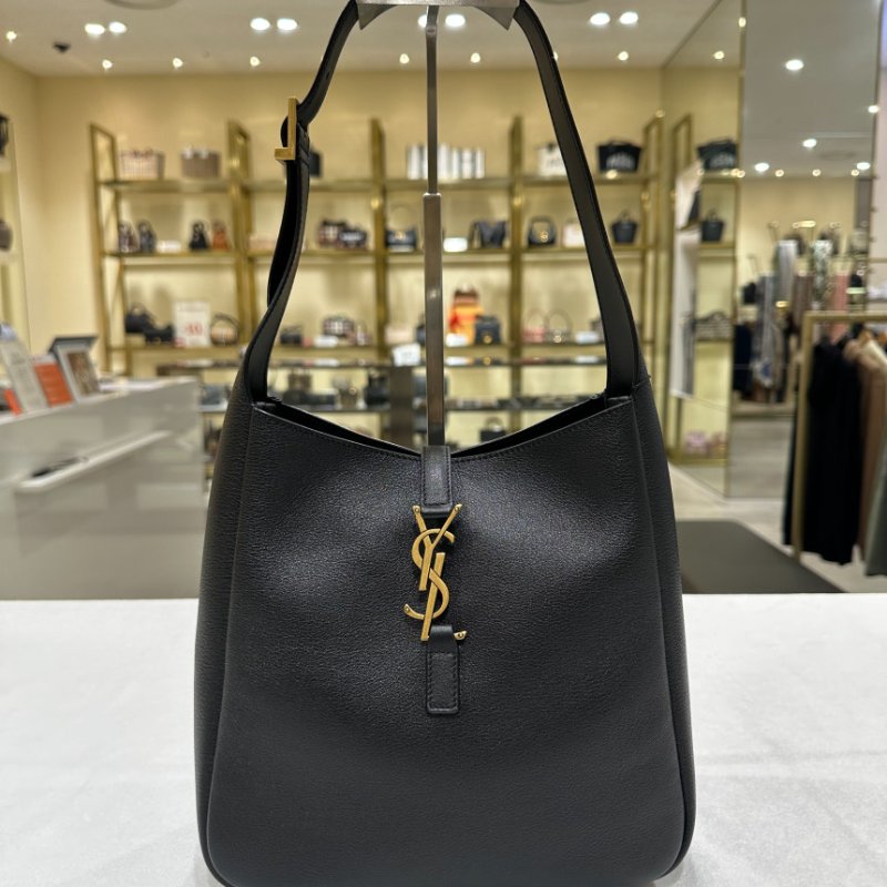 🎉新品好折扣✨Saint Laurent 713938 LE 5 A 7 YSL 柔軟粒面皮革小款 Hobo包 黑色-6