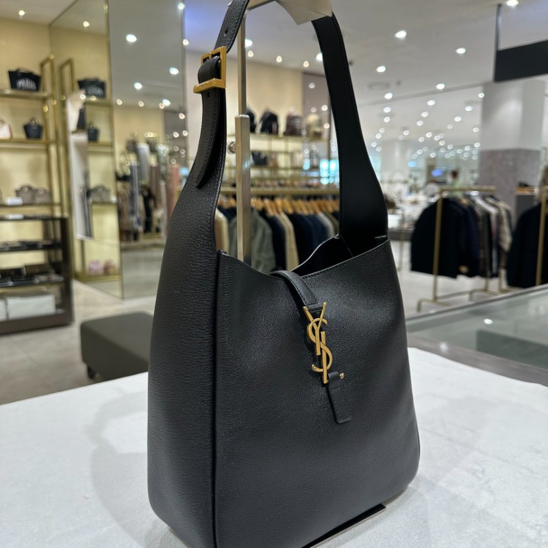 🎉新品好折扣✨Saint Laurent 713938 LE 5 A 7 YSL 柔軟粒面皮革小款 Hobo包 黑色-8