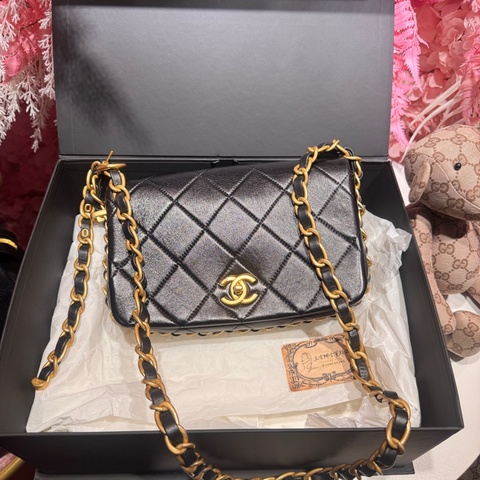 Chanel 黑金牛皮斜背包/可調節/王吉娜古董精品