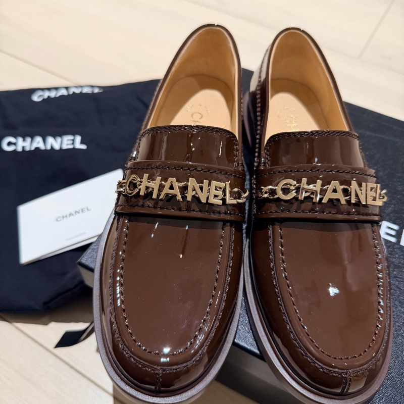 全新 經典CHANEL字母漆皮樂福鞋 咖啡色-0
