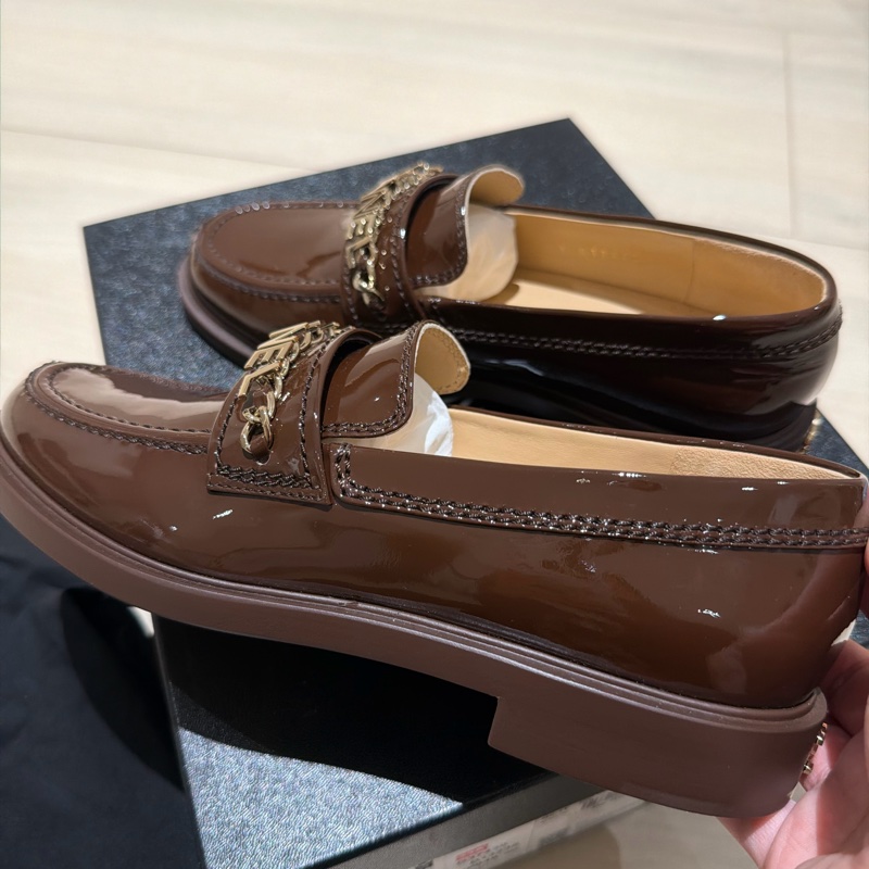 全新 經典CHANEL字母漆皮樂福鞋 咖啡色-4