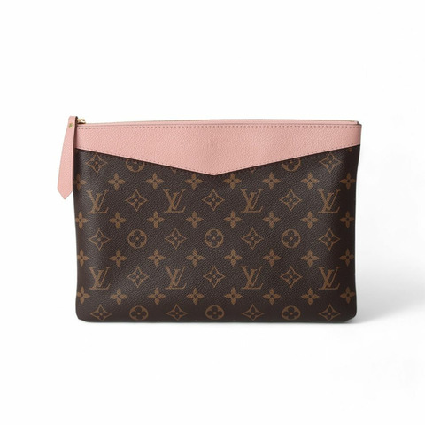 LOUIS VUITTON Monogram Daily Pouch Clutch/