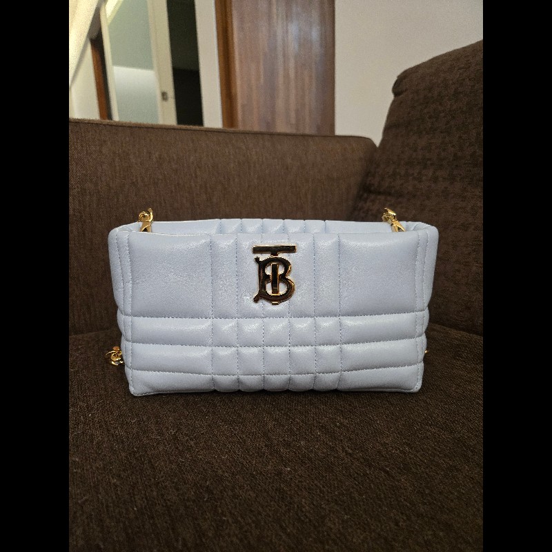 Burberry經典Lola系列羊皮斜揹包-0
