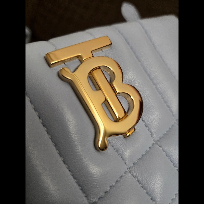 Burberry經典Lola系列羊皮斜揹包-4