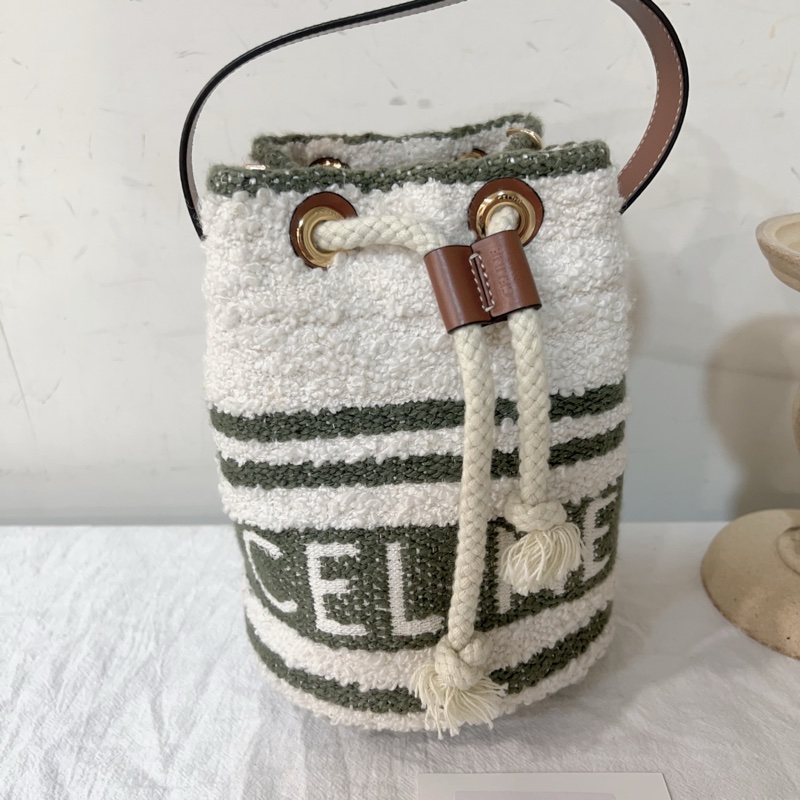 ෆ Celine Bucket抹茶蛋糕卷 絨毛水桶包-4