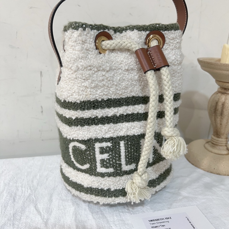 ෆ Celine Bucket抹茶蛋糕卷 絨毛水桶包-6