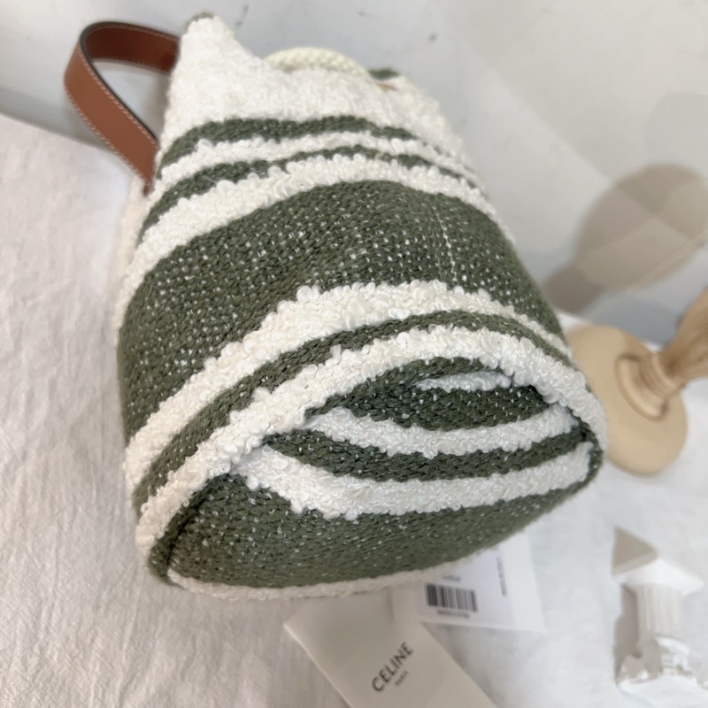 ෆ Celine Bucket抹茶蛋糕卷 絨毛水桶包-11